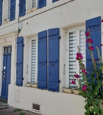 Residence Les Volets Bleus: Studio De 30 M² Classe 2 * Rochefort  Zewnętrze zdjęcie